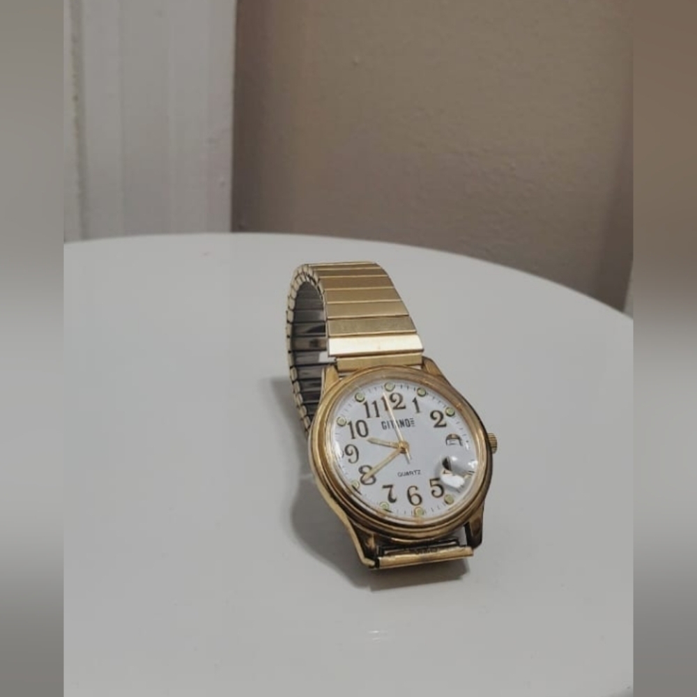 🌴Goldcolour vintagewristwatch, stainless steel ladies,gold stretchy adjustable. - Picture 9 of 10